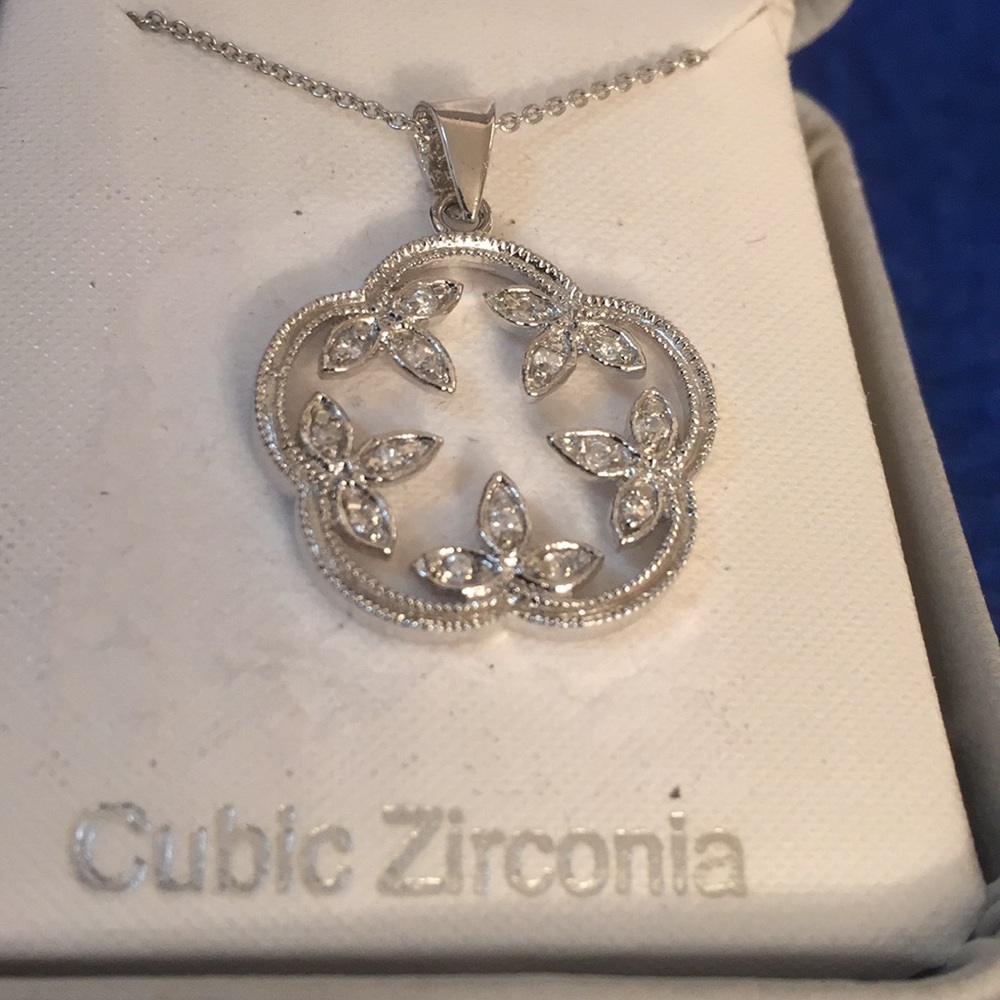 New Fleur de Lis Necklace Sterling with CZ NIB - Picture 3 of 12